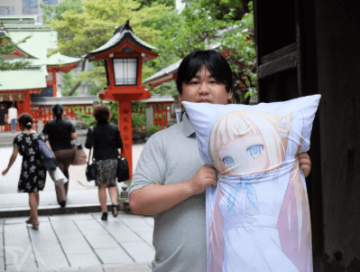 Why Custom Body Pillows Are Trending in the Anime Community